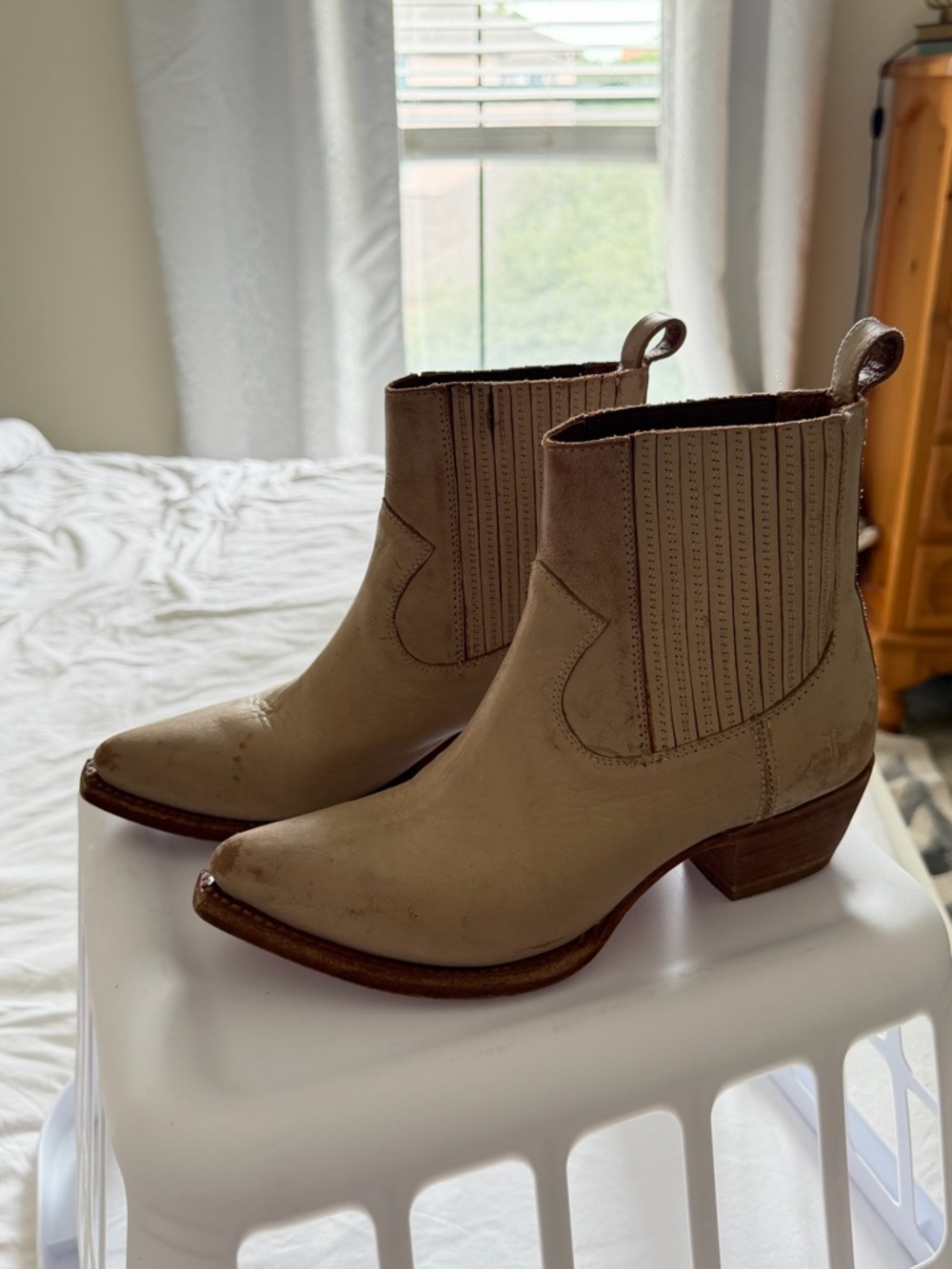 Frye Sacha Leather Western Ankle Boots